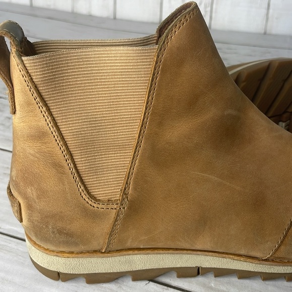 Sorel Harlow Waterproof Distressed Leather Butterscotch Chelsea Ankle Booties - Picture 8 of 10